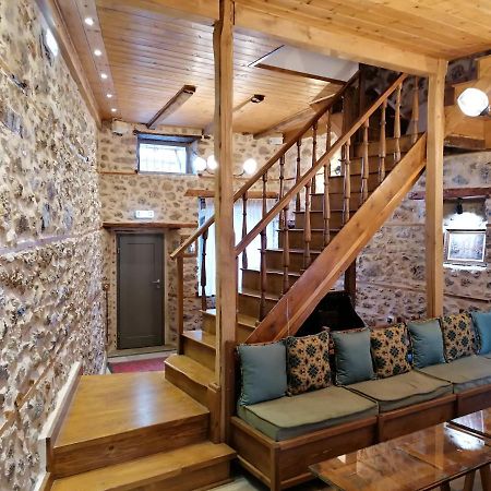 Riverbed Traditional Guest House لِتوخورو المظهر الخارجي الصورة